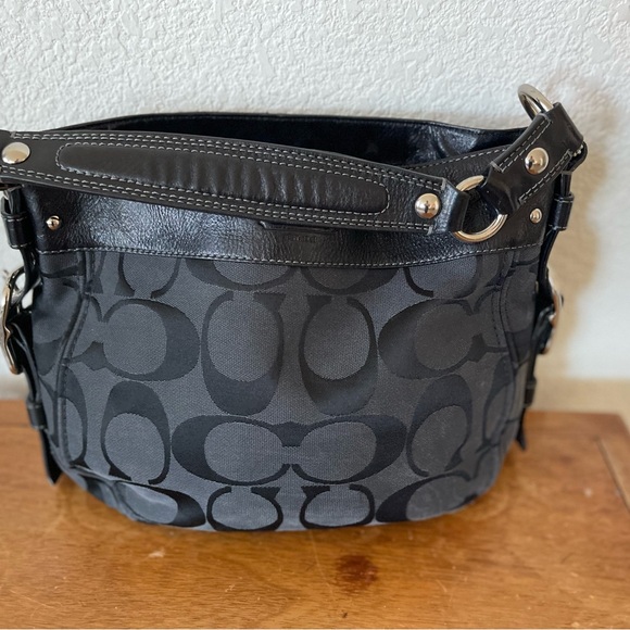 Coach - Picture 4 of 4